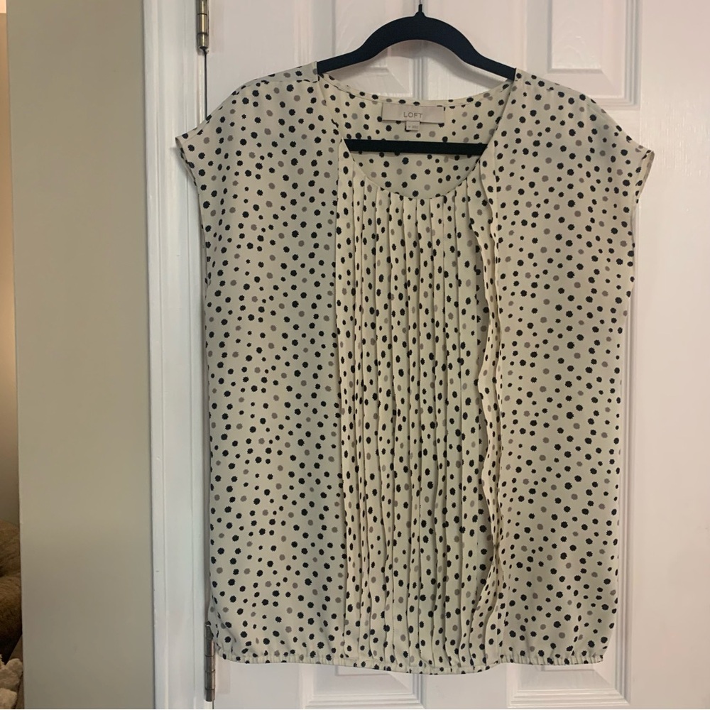 Random Pack of 4 Size M medium or L Large shirts. Business casual styling. - Picture 6 of 12